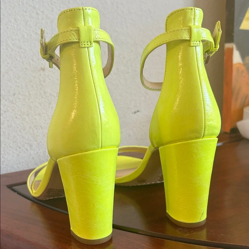 Vince Camuto Neon Yellow Block Heels Sz 7m - Picture 3 of 6